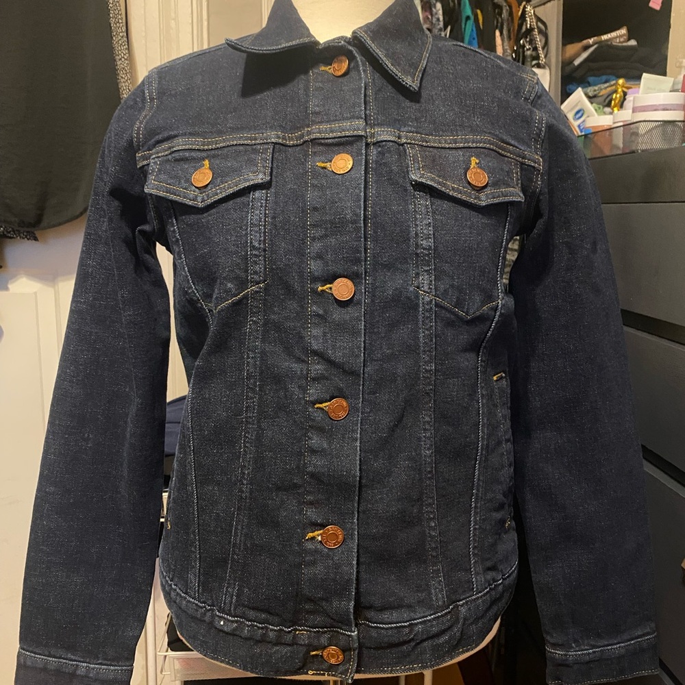 NWT, Women’s Size Small Classic GAP DENIM Jacket